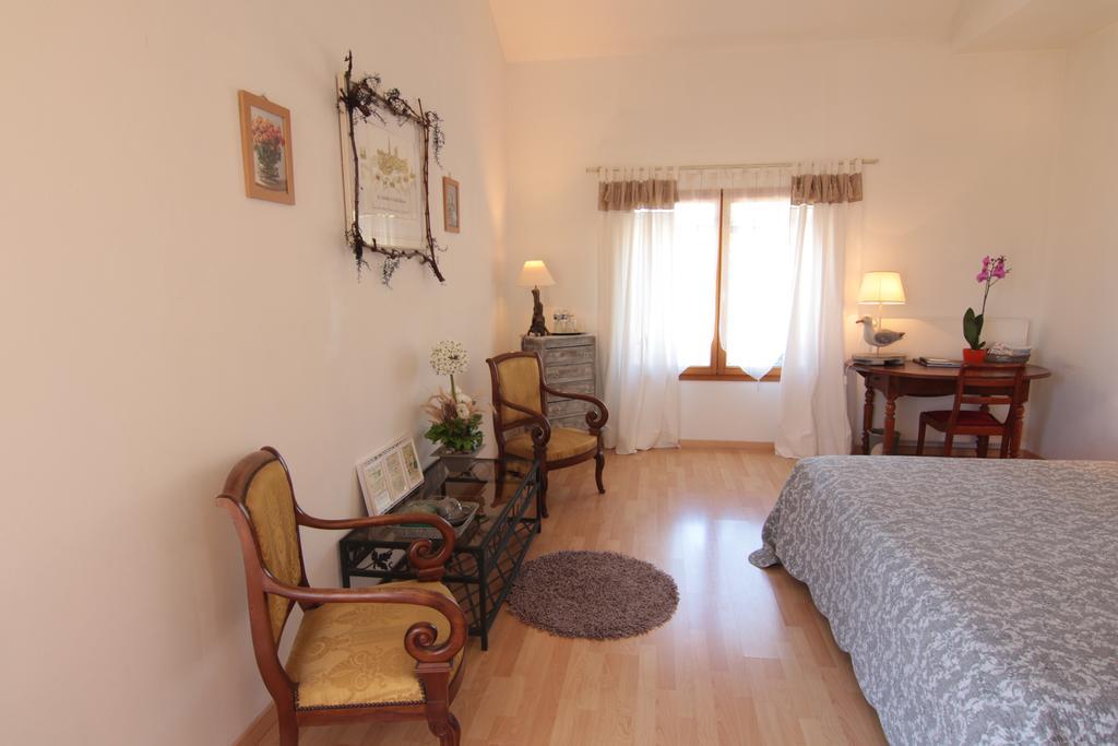Bed and Breakfast Domaine De La Queyssie Saussignac Exterior foto